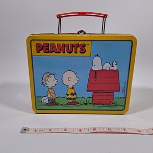 Vintage 1997 Metal Peanuts Charlie Snoopy Linus Lunch Box Comic Print Tin